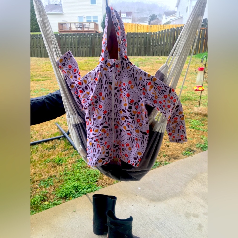 Adorable kid’s rain jacket from REI. EUC!